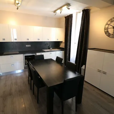 Apartment Quality 2 Bedroom 9 Mins From The Palais 342 Cannes