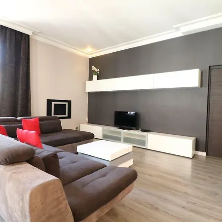 Apartment Quality 2 Bedroom 9 Mins From The Palais 342
